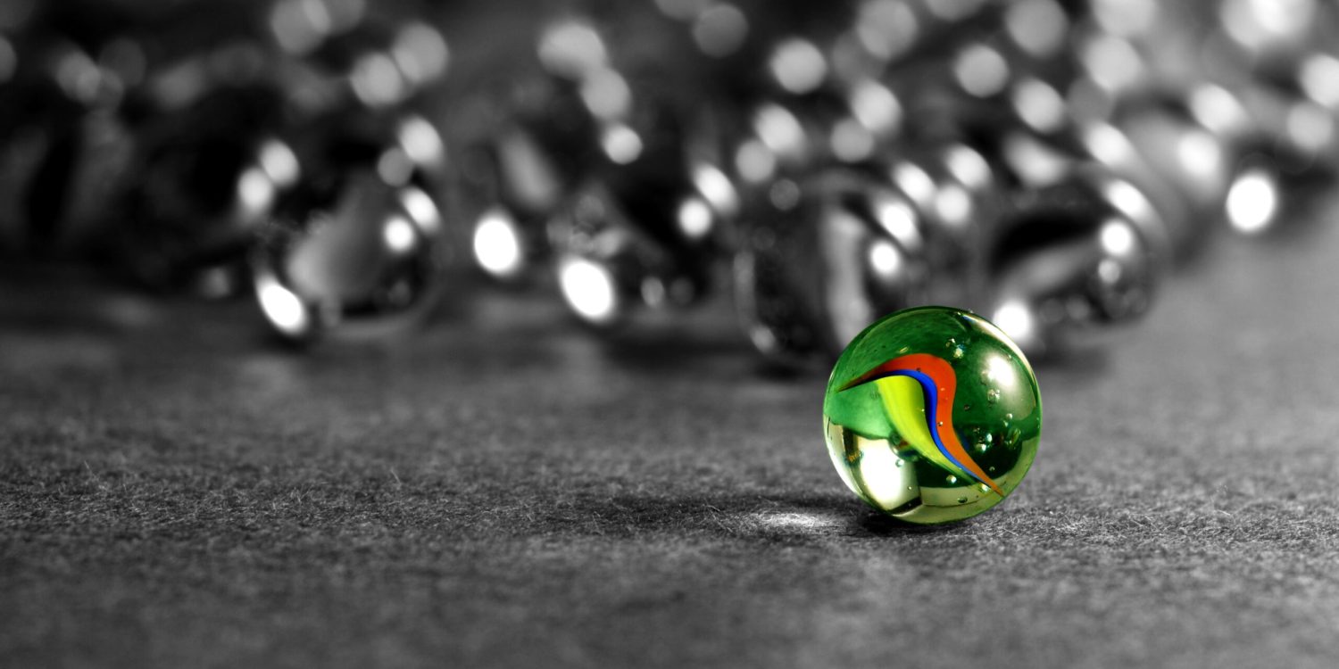 conceptional idea Be a leader, be first .